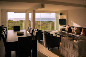 Seaside Serenity: Tranquil Oceanview Retreat